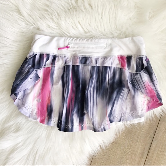 lululemon athletica Dresses & Skirts - LULULEMON RUN: Light As Air Skirt size 4